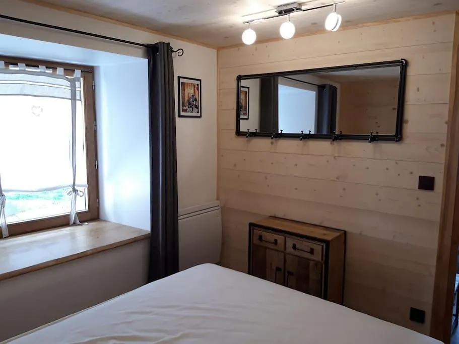 Appartement Dans Chalet Proche De La Station De Ski La Rosiere San Bernardo Montvalezan