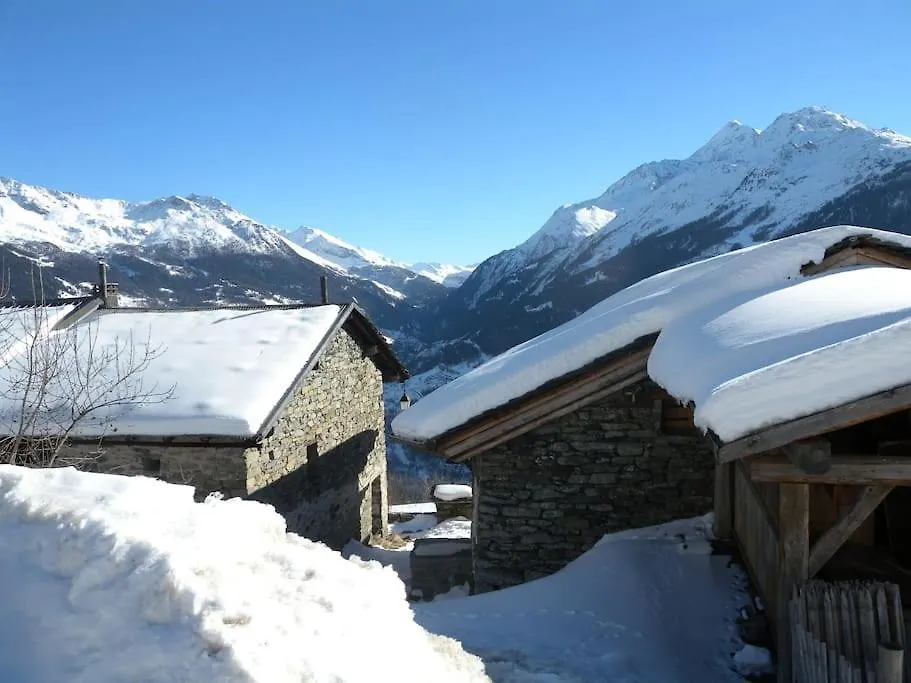 Appartement Dans Chalet Proche De La Station De Ski La Rosiere San Bernardo Montvalezan Διαμέρισμα